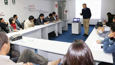 Gerente de AyT expone en taller sobre normativa para la medición de la calidad del aire y emisiones en Perú